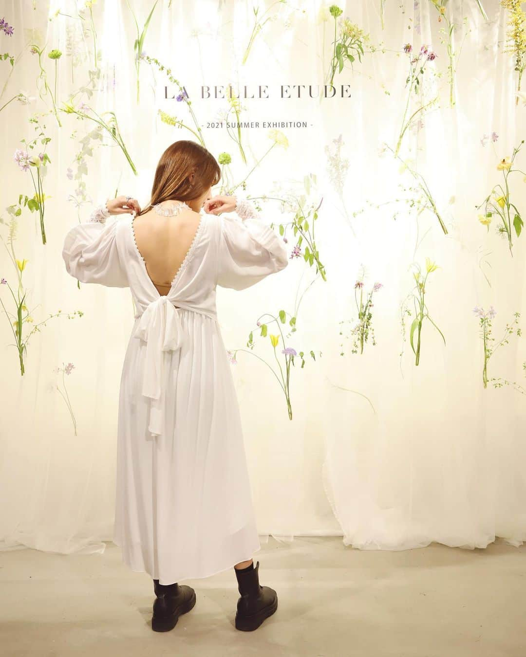 スザンヌさんのインスタグラム写真 - (スザンヌInstagram)「#ラベルエチュード  @labelleetude_official の展示会へ💘  んもうぜんぶめちゃくちゃ可愛くって 大興奮😋  デニムのセットアップ（上はTシャツインして着ても絶対すき）や マスク（着け心地も最高） 真っ白レースワンピ（永遠にすき） 柄シャツ（こちらはおんなじ柄のパンツにしたよ） パット付きガウンセットアップ ギンガムチェックの浴衣をオーダーしたよ💕  はぁぁぁ 届くのも着るのも楽しみだなぁ☺️  可愛い気分になれる#labelleetude の お洋服たち☺️ 好きなブランドが増えました🌷」4月9日 18時28分 - suzanneeee1028