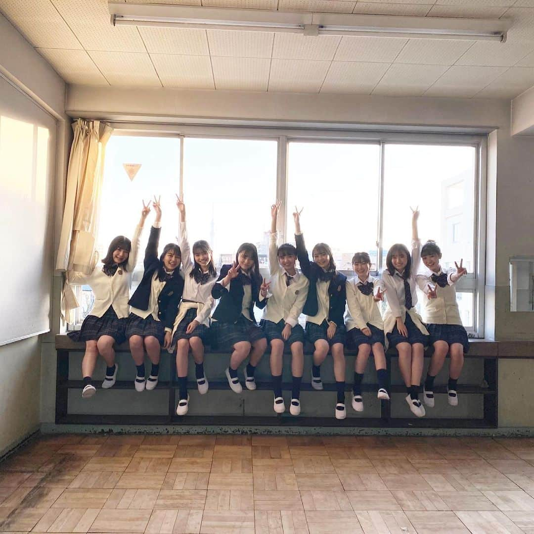 林芽亜里さんのインスタグラム写真 - (林芽亜里Instagram)「🎀﻿ ﻿ もうみんな学校は始まったかな~？﻿ ﻿ 高1モのみんなと🌷﻿ ﻿ #05line_nicola #ニコラ #林芽亜里」4月9日 19時19分 - meari__hayashi