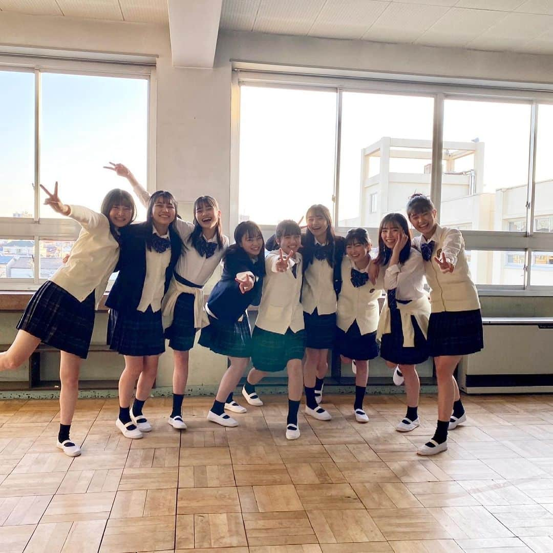 林芽亜里さんのインスタグラム写真 - (林芽亜里Instagram)「🎀﻿ ﻿ もうみんな学校は始まったかな~？﻿ ﻿ 高1モのみんなと🌷﻿ ﻿ #05line_nicola #ニコラ #林芽亜里」4月9日 19時19分 - meari__hayashi