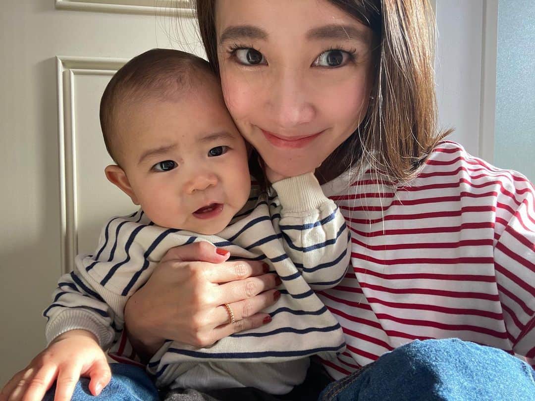 村上沙織さんのインスタグラム写真 村上沙織instagram なんか今日私眉毛が太いです 息子とボーダーかぶりで 息子の顔真似してみました 生まれた時から眉間にシワを寄せがち がんこちゃんかな 9ヶ月ベビー Mamalife Mamacoordinate Rosymonster Zarakids 4