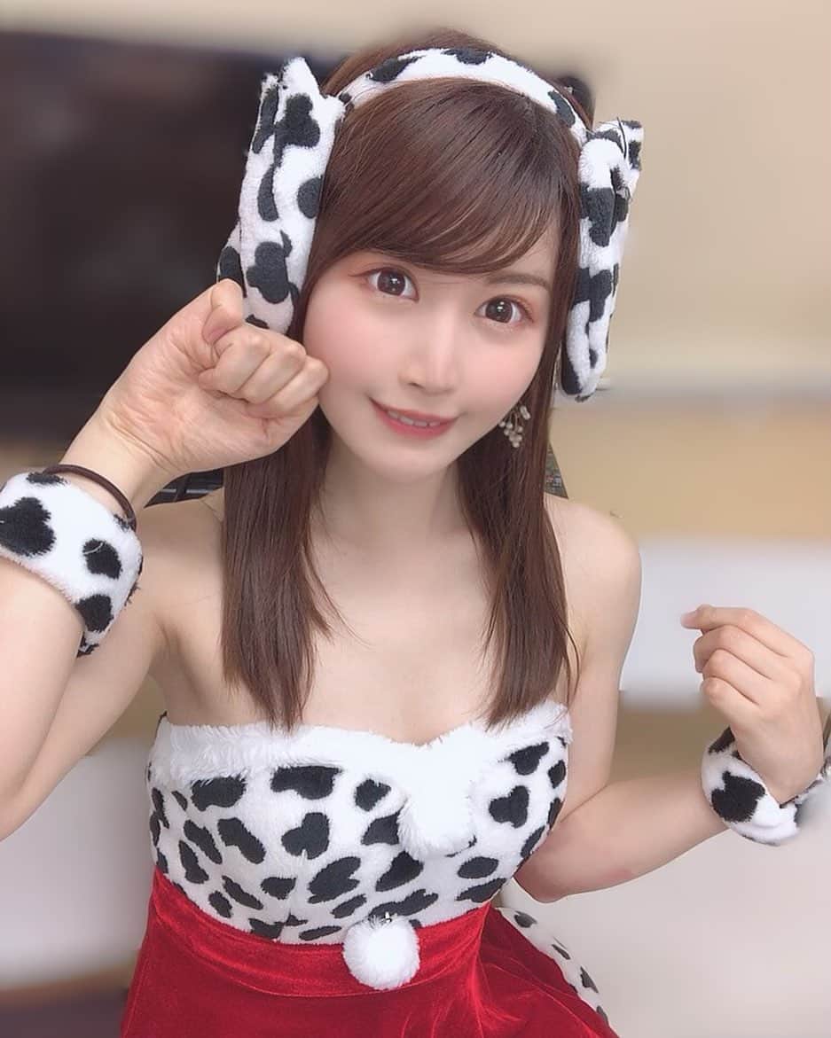 のインスタグラム：「わんこもにゃんこも好き🐶🐾 . . . . . . . . . . . . . . . . . . . . . . . . . . . . . .  #コスプレ #コス #写真  #photo #camera  #selfie #follow #followme  #フォロワー募集中 #フォロワー増やしたい #フォローミー #粉我  #japanese #japanesegirl #팔로우  #팔로우환영 #팔로미 #팔로우미 #팔로우그램 #얼스타그램 #전신샷 #셀카 #셀카그램  #cosplay 　#セクシー　#selfie #自撮り　　#日系女裝 #japaneseculture #ダルメシアン　#犬」