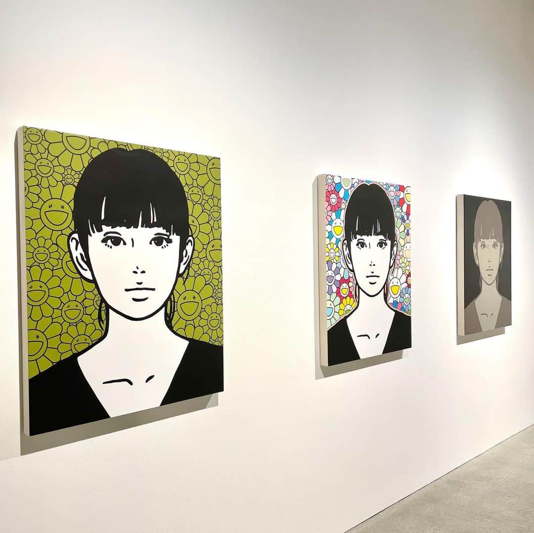 わちみなみのインスタグラム：「︎﻿ @route3boy  KYNEさんの展示✨ @kaikaikikigallery ﻿ 同じ福岡出身のアーティストの方で﻿ すごく素敵だった！！﻿ ﻿ 村上隆さんとコラボした作品﻿ 可愛すぎました☺︎﻿ @takashipom  ﻿ けだるそうでかっこいい女の人の表情が﻿ 大きなキャンバスに映えてていい、、﻿ 色もしぶくてかわいいし絶妙で☺️﻿ 昭和好きなので妙なレトロさにきゅんと﻿ きてしまいました。﻿ ﻿ ステッカーいただいちゃったのでiPhoneに﻿ ぺたり✨うれしー！！﻿ ﻿ ﻿ #kaikaikikigallery﻿ #KYNE さん　#村上隆　さん﻿ #展示　#アート　﻿ #わちみなみ」