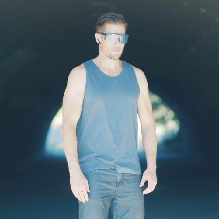 Chadd Smithのインスタグラム：「Just feeling something...#ripdmx」