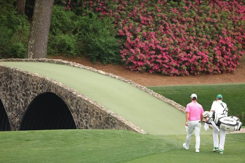 ポール・ケーシーのインスタグラム：「Not my best so far but I’ve fought as hard as I could. Looking to turn it around and make a charge this weekend.  . @themasters #TheMasters #Rolex #Porsche #JigSaw #NikeGolf #Titleist #AmenCorner #Augusta #AugustaNational」