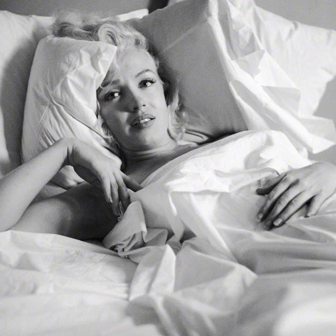 マリリン・モンローさんのインスタグラム写真 - (マリリン・モンローInstagram)「The camera did simply love her 🖤 #marilynmonroe」4月10日 6時11分 - welovemarilyn