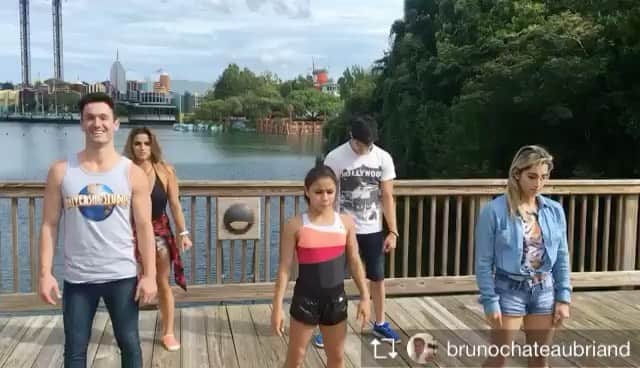 ジャジ・バルボサのインスタグラム：「Lembranças de uma viagem inesquecível 😍🙊🤣 #disney2016✈」