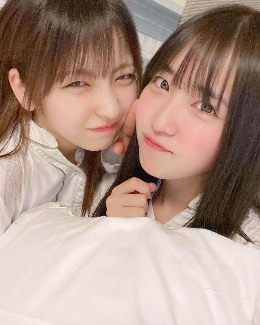 天羽希純のインスタグラム：「大阪でのライブ楽しかったな〜✨  お部屋は十味ちゃんとだったよ🥰  お部屋来たいーーー？  #大阪 #大阪ホテル #お泊まり #お泊まり会 #パジャマ #パジャマパーティー #女子会 #可愛い女の子 #アイドル #japanesegirl #japaneseidol」