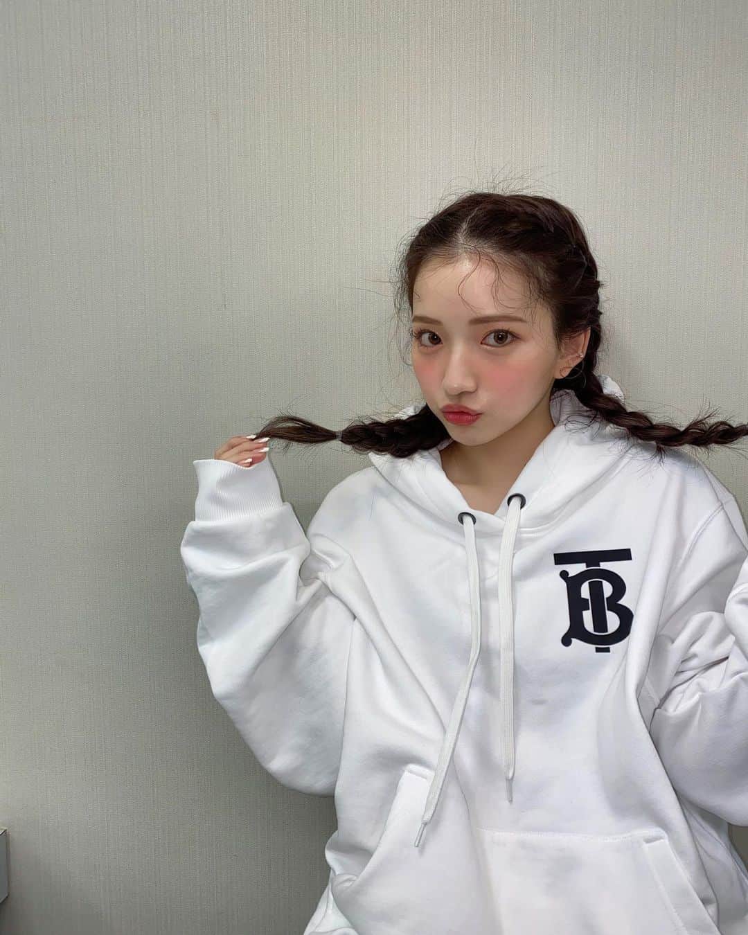 南りほのインスタグラム：「📸🤍👧🏻」