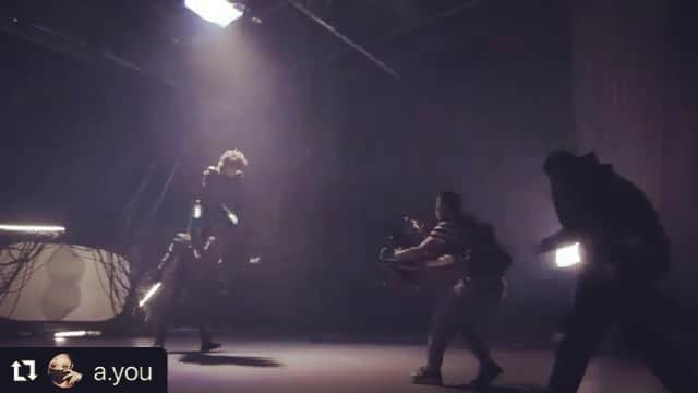 荒木駿平のインスタグラム：「#Repost @a.you with @make_repost ・・・  ﻿ ﻿ 今夜は、昨日公開になった新曲『23rd Monster』のteaser MV -episode 0-のメイキング動画を公開！！！﻿ ﻿ 本編はayuTubeにて絶賛公開中です😏🤘﻿ ﻿ ﻿ ﻿ ﻿ Movie Director Hideaki Sunaga﻿ Choreographer @kazuma_hamamoto ﻿ Haute couture @hirosumi_saito ﻿ Stylist @yukko_0423 ﻿ Hair&makeup @naka_kujira ﻿ Adviser @turicomomo ﻿ Making camera Yuji Murata﻿ ﻿ and﻿ Produced by @a.you @gorikoji . . 23rd Monsterのteaser MVに参加させていただきました🧟‍♂️🧟‍♂️ めちゃくちゃカッコイイ世界でテンション上がりすぎて小怪我いっぱいしました🩹 ありがとうございました❗️」