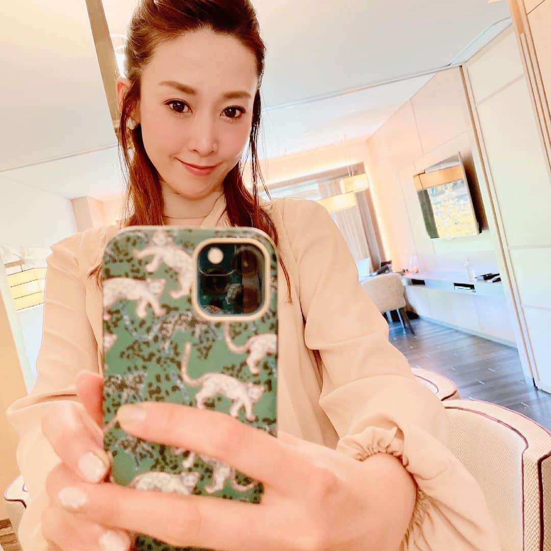 龍真咲さんのインスタグラム写真 - (龍真咲Instagram)「今日は土曜日RADIOあるよ📻⭐️ 聴いてね😊 4月7日は沢山の👍とメッセージ、DMを有難うございました❗️  iPhone12のケース何？という質問頂きましたので⤴︎今のところは、コレ❗️理由は、ラッキーカラーの緑色だったから笑 お気に入りを見つけるまでしばらくこの子です😊  #龍真咲のMOONLIGHTPARTY#シーズン6#ニッポン放送#丹羽メディカル研究所 今夜21:10〜」4月10日 14時23分 - masaki_ryu