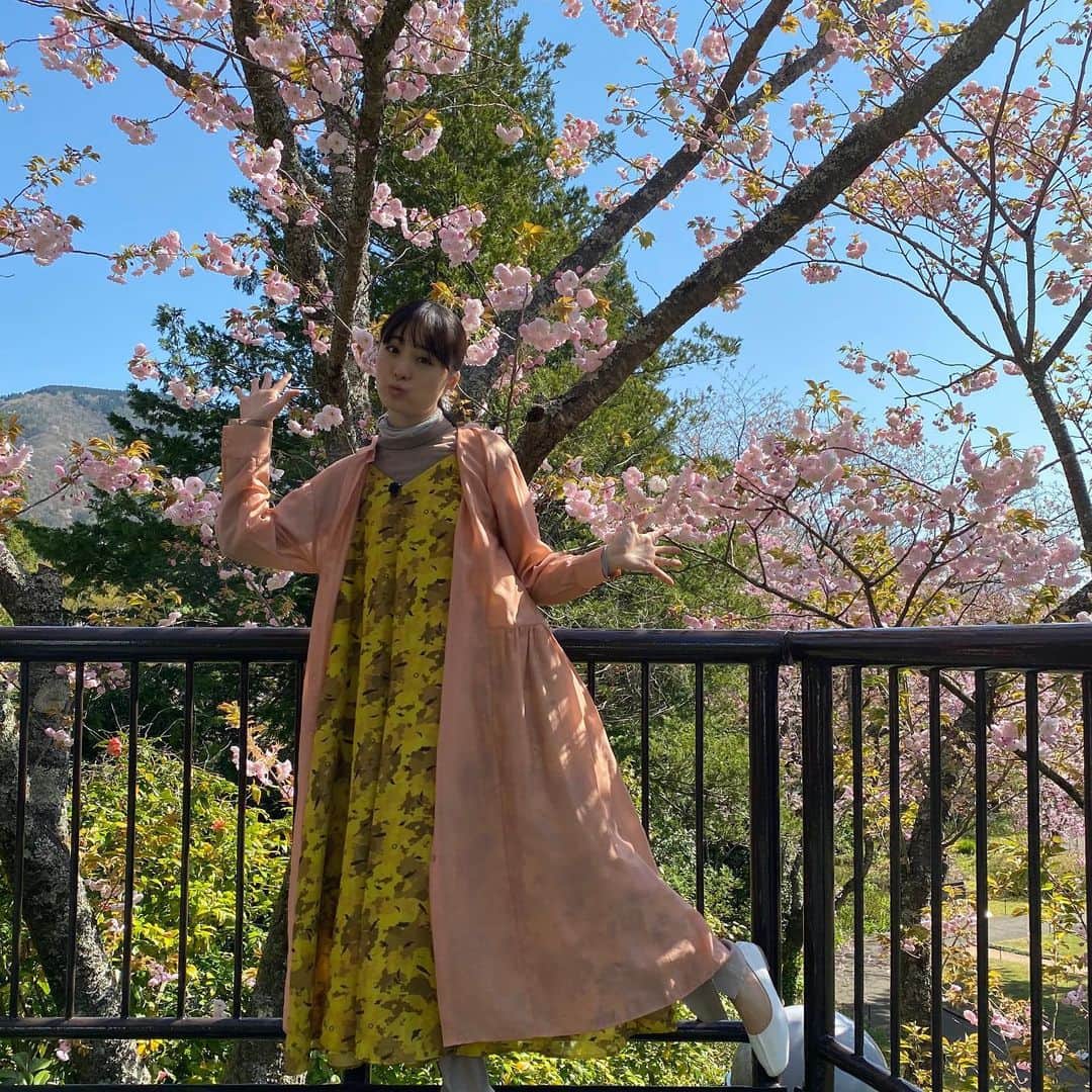 大友花恋さんのインスタグラム写真 - (大友花恋Instagram)「本日、もしもツアーズと池上彰のニュースそうだったのか!!に出演します！ もしツアのオフショット。 箱根で桜を満喫してきました🌸」4月10日 15時33分 - karen_otomo