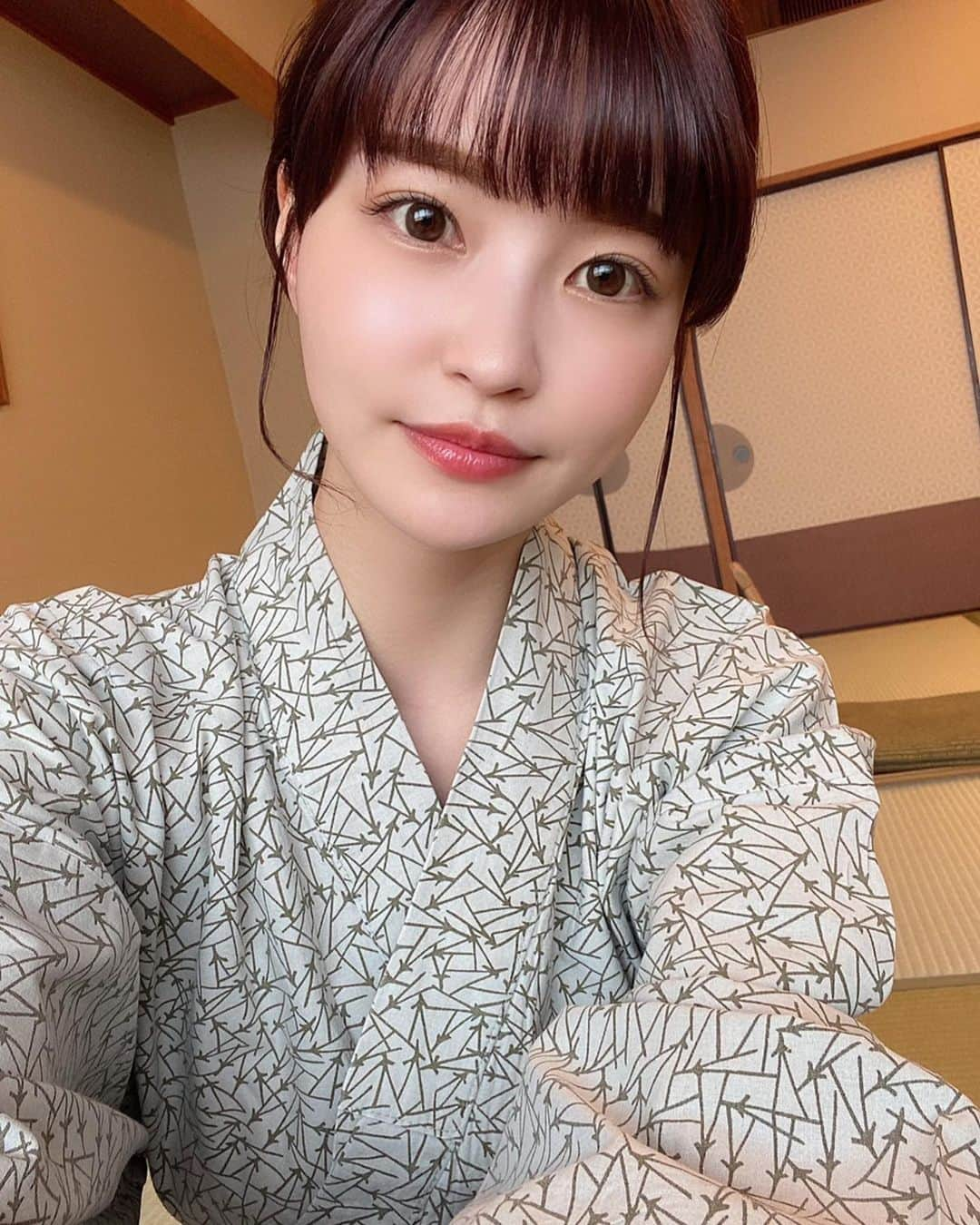 岸明日香さんのインスタグラム写真 - (岸明日香Instagram)「今夜6時30分⭐ テレビ東京 #土曜スペシャル 温泉♨タオル集め旅  お風呂三昧でした😂よかったら是非！  今日はAbema的ニュースショーのロケにきてます🌸  #大久保佳代子(#オアシズ)#川村エミコ(#たんぽぽ) #黒沢かずこ(#森三中)#岸明日香 #青山めぐ」4月10日 15時48分 - aspoo02