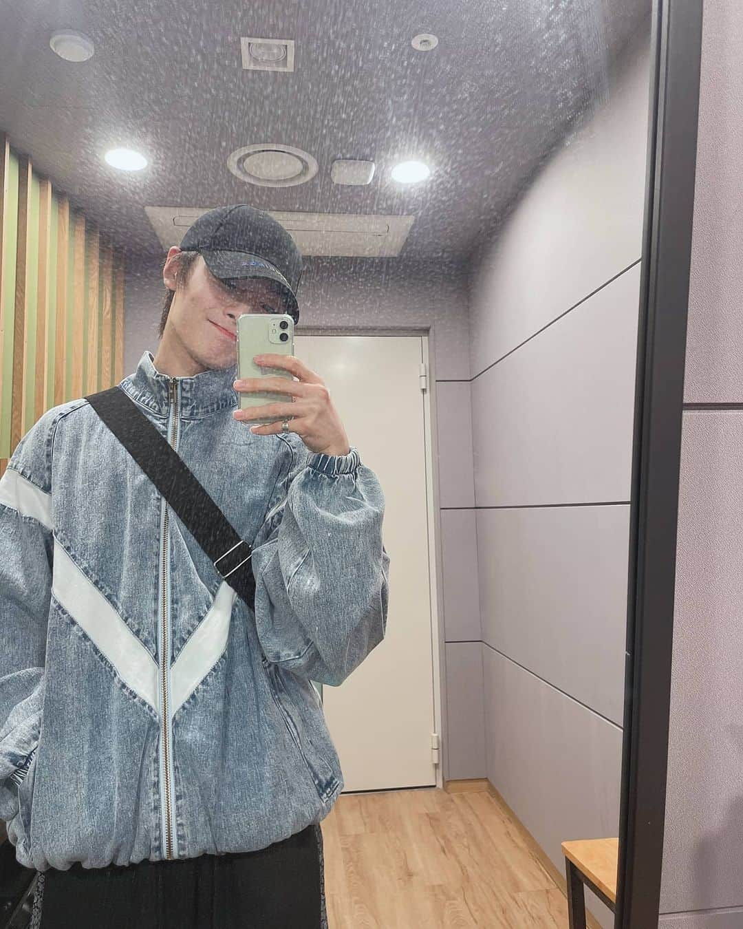 Stray Kidsさんのインスタグラム写真 - (Stray KidsInstagram)「즐거운 토요일💕 #StrayKids#STAY#OOTD#IN스타그램#🦊」4月10日 17時39分 - realstraykids