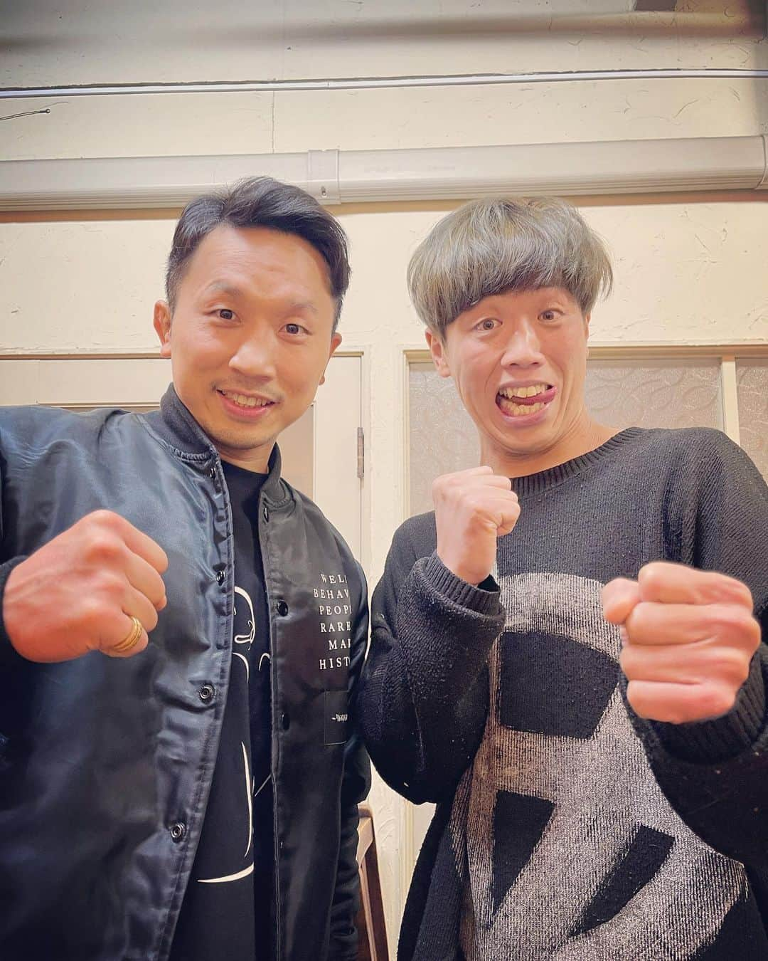 杉本知香さんのインスタグラム写真 - (杉本知香Instagram)「ほぼ楽屋😆  #中目黒美容室#ドライヤー2秒  #千原せいじ#千原兄弟#チハラトーク #アンバランス山本#アンバランス#山本栄治  #けんじる#パンツ食い込み#食い込MEN #粟生隆寛#帝拳ジム  元#WBC世界スーパーフェザー級王者 元#WBC世界フェザー級王者」4月10日 18時11分 - sugimotoc