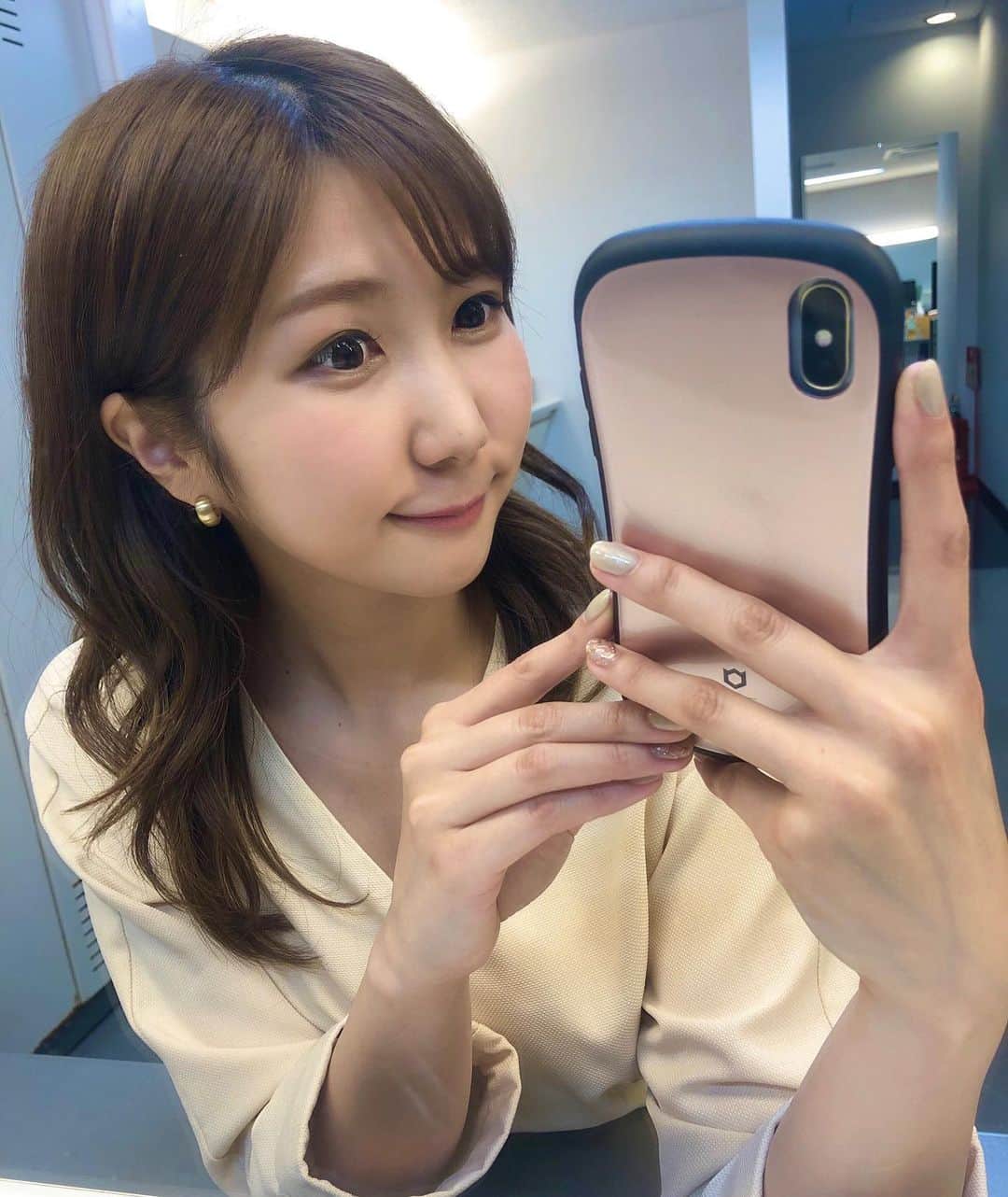 山﨑加奈さんのインスタグラム写真 - (山﨑加奈Instagram)「・ みなスポ衣装🍀 👗: air closet  クリームイエローの春ワンピ🌷 ヘアセットは巻き下ろしにしてもらいました💕 ピアスは、3coinsの！ アクセサリーって意外と値段わからないのよね☺️  今日はジュビロ勝ってよかった🥳 また来週もみなスポよろしくお願いします🌟 ・ #静岡放送 #みなスポ #女子アナコーデ #エアクロ  #aircloset  #女子アナヘア #sbsアナウンサー  #山﨑加奈」4月10日 18時35分 - kana_yamazaki_sbs