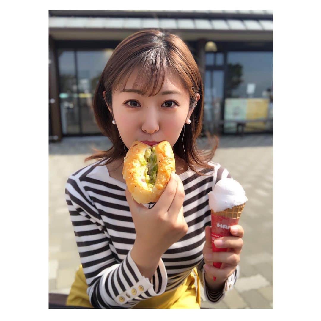 白戸ゆめのさんのインスタグラム写真 - (白戸ゆめのInstagram)「🍞 . 道の駅たからだの里さいたに、今月14日 ベーカリーコーナー「FRESCO」 がオープンします🥳💓 . きのう試食会の取材に行ってきました🙋‍♀️ 1時間ごとに焼きたてのパンが お店に並ぶので 常に香ばしい香りが漂っています♪ . 産直コーナーの 野菜やフルーツのサンドイッチも 絶品でした🍅🥒🍓🥝 . 皆さんも行ってみてください🌟 美味しかったです😇 . #香川 #三豊 #道の駅 #ベーカリー #たからだの里 #さいた #財田町 #焼きたてパン #産直 #野菜サンド #フルーツサンド #プチ贅沢食パン #手頃に食べれる #🍞 #🥐 #アイス もあるよ #🍦#fresco #14日 #オープン #40種類以上 #おいしいよ」4月10日 21時37分 - yumeno.s_