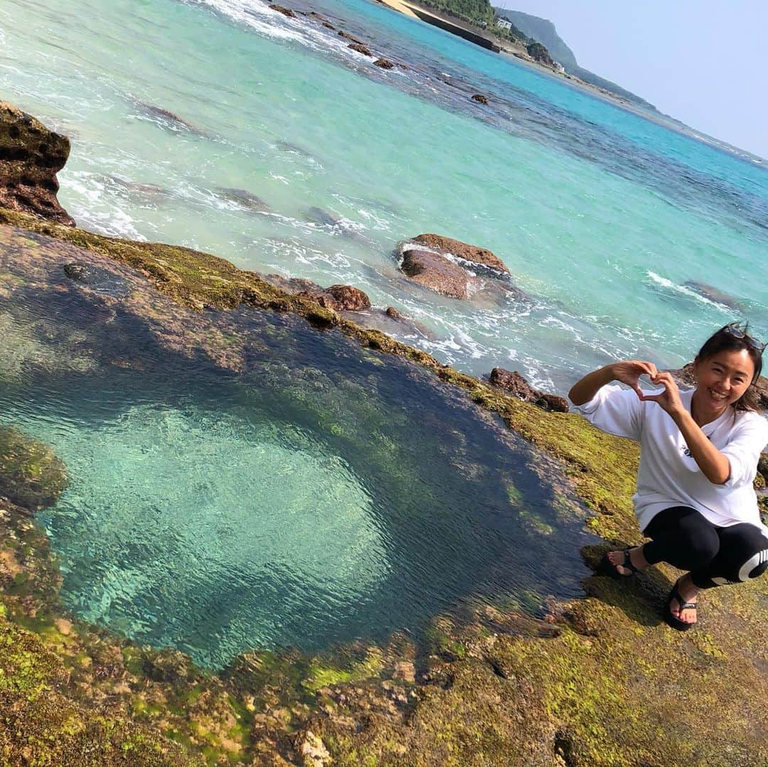 田中律子さんのインスタグラム写真 - (田中律子Instagram)「明日放送のお知らせ📺 4/11 TOKAIケーブルネットワーク トコチャン『田中律子のもっと旅するSUP』 奄美大島-マングローブ編  いよいよ明日から、旅SUPシーズン5放送スタート🏄‍♀️ 毎年色々な所にSUPで旅をしてきたこの番組も5年目になりましたー🌞🌈🌴 ぜひご覧下さい🏄‍♀️  TOKAIケーブルネットワーク  トコちゃんねる静岡 エルシーブイ 倉敷ケーブルテレビ 厚木伊勢原ケーブルネットワーク  いちはらコミュニティネットワークテレビ  東京ベイネットワーク  テレビ津山 仙台CATV イッツ・コミュニケーションズ  沖縄ケーブルテレビ  御前崎ケーブルテレビ  ケーブル4K  チャンネル700  #tokaiケーブルネットワーク  #トコチャンネル静岡  #田中律子のもっと旅するsup  #旅sup  #sup #supyoga  #5年目 #roxyjapan」4月10日 21時43分 - ri2kotanaka