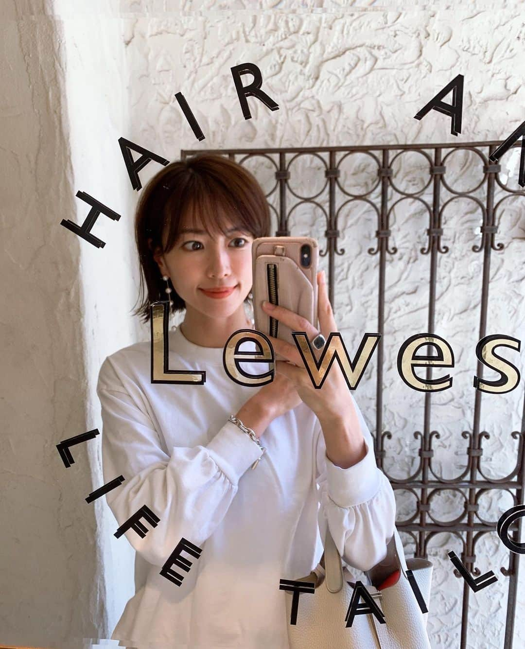 ayu kagawaさんのインスタグラム写真 - (ayu kagawaInstagram)「ロングに飽きて髪の毛切った💇‍♀️ やっぱりボブが落ち着く。 朝何もしなくてもまとまるようにカットしてもらいました♡ 前髪も薄くなって理想通りー！✨✨ @lewes_hair  @lewes_yura  有難うございました♡ #newhair」4月11日 13時54分 - ayuyunyun