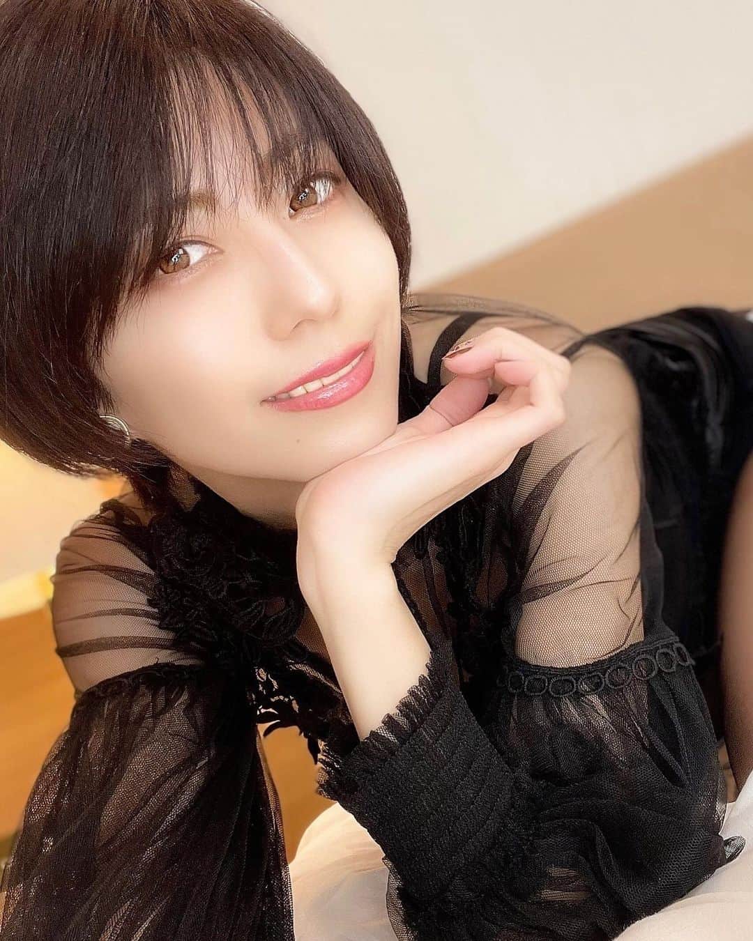 乃亜のインスタグラム：「❤︎ ・ ・ ・ #portrait #shotting #Japanesegir #followme  #インスタグラビア #グラビア #着衣グラビア  #セクシーショット  #被写体 #AV女優 #セクシー女優 #痴女優 #痴女 #乃亜」