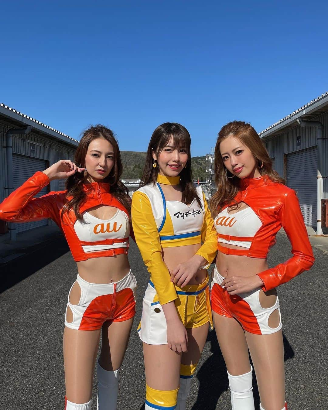 近藤みやびさんのインスタグラム写真 - (近藤みやびInstagram)「36号車レースクイーン🏁  写真でピットウォーク📷  #supergt #toms #tomsracing #岡山 #岡山国際サーキット #au #auサーキットクイーン #マツモトキヨシレースクイーン #レースクイーン #モータースポーツ」4月11日 9時42分 - miyabiiiii_kondooooo