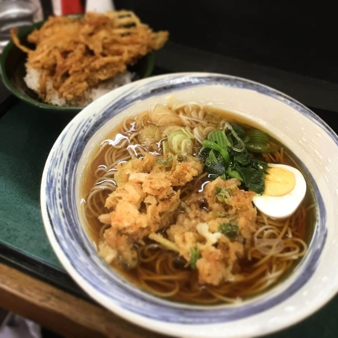 木村ひさしさんのインスタグラム写真 - (木村ひさしInstagram)「最高のおっさんの昼ごはん。 文殊　桜海老天そば＋天丼 #最高のおっさんの蕎麦」4月11日 11時42分 - kimura.hisashi