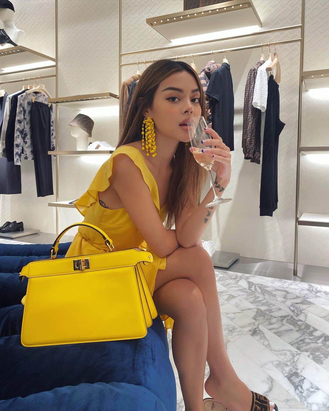 リリーマイマックのインスタグラム：「@fendi finally has a flagship store in Sydney!」