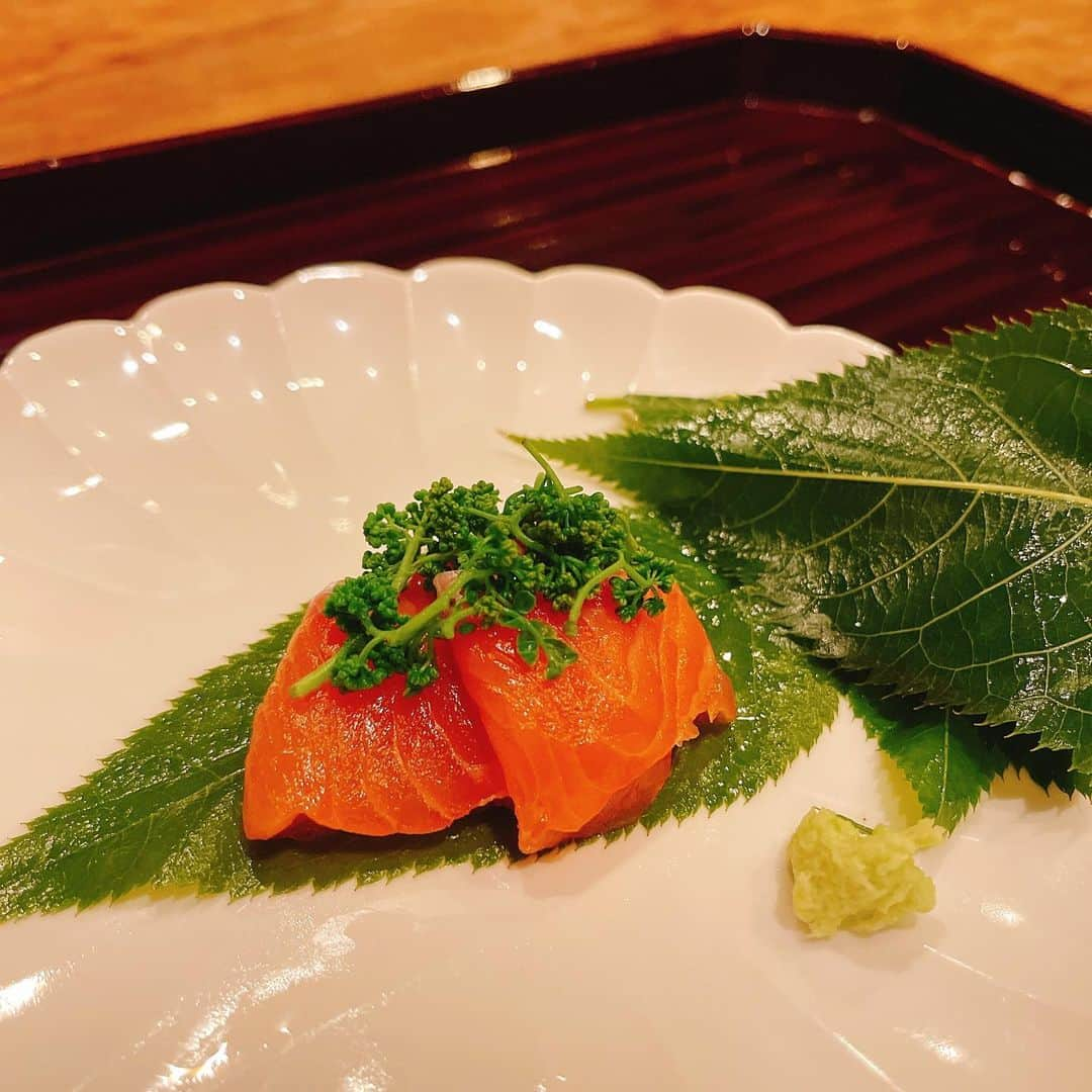 和泉佳子さんのインスタグラム写真 - (和泉佳子Instagram)「念願の松川さんへ♥️  季節の旬の食材を美味しくいただける日本料理の素晴らしさを改めて再認識✨  特に、春筍や、大好きな花山椒をいただけたことが嬉しかった♥️  大変美味しゅうございました🙏💕  #和泉佳子　#松川　#花山椒」4月11日 12時56分 - yoshiko_izumi