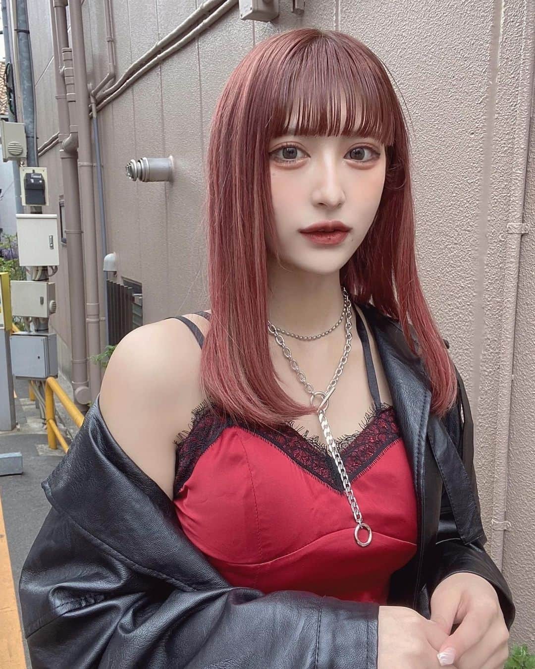 一ノ瀬りとのインスタグラム：「ついったーと全く同じ写真あげる芸人、はやくやめたい」