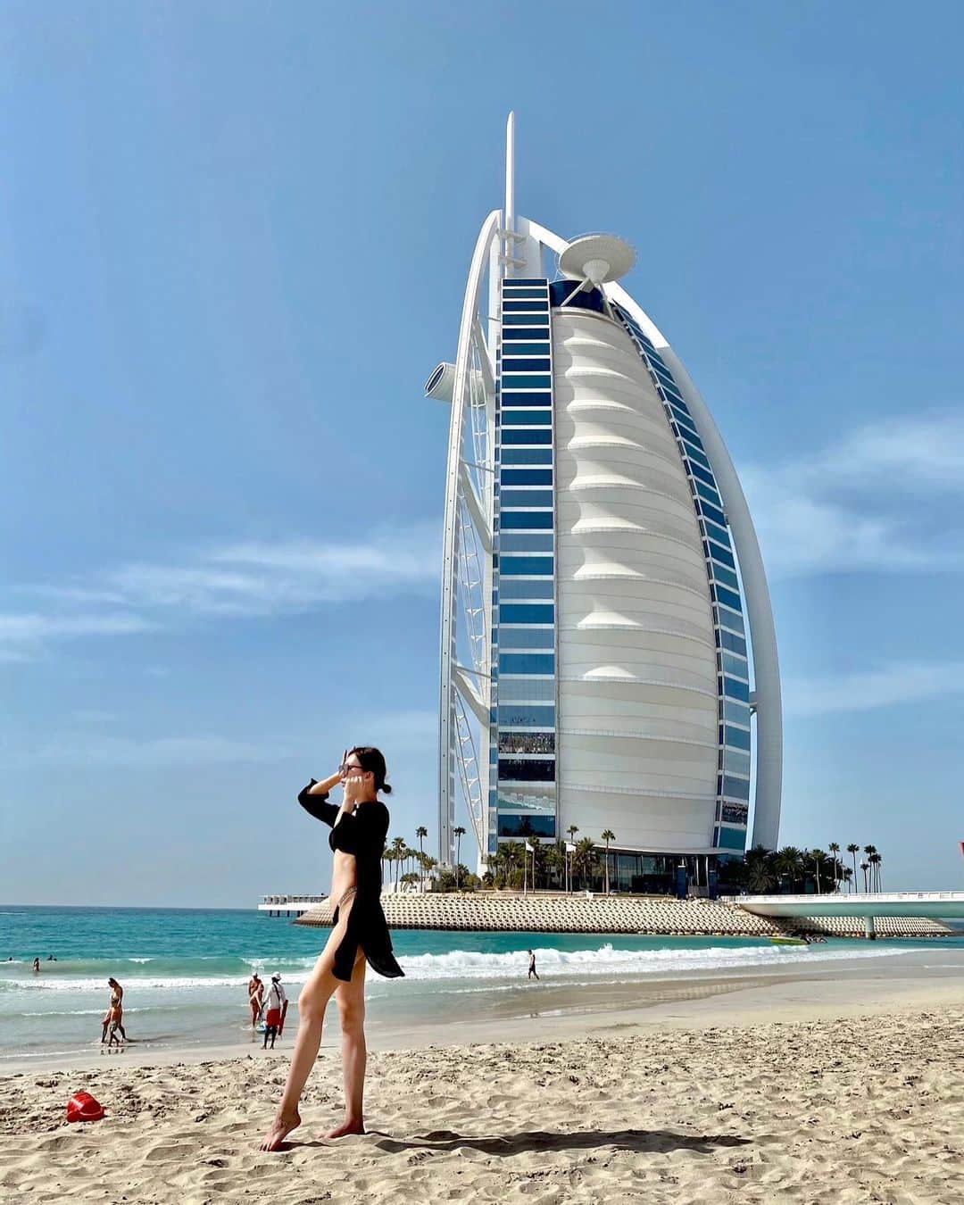 のインスタグラム：「with Burj al arab. #dubai#uae#burjalarab#beach#summer #ドバイ#アラブ首長国連邦#ブルジュアルアラブ#7つ星ホテル #🏝#⛱」