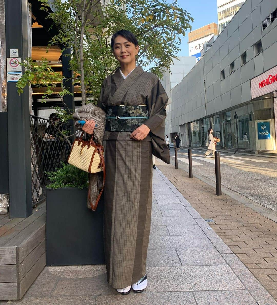 前田典子さんのインスタグラム写真 - (前田典子Instagram)「今日は #着物着方教室 @ichiru_kimono_school  上級クラス　の #試験でした #フォーマル　#袋帯 #筆記試験  無事、試験が終わってホッとしました😌 今日は教室までの行き来もきものを着て #カジュアル　な #紬の着物 #名古屋帯　 来週は修了式です🌸 #着物コーデ #着物好きな人と繋がりたい 👘 #いち瑠　#いち瑠イメージモデル  #マエノリ#前田典子」4月11日 18時10分 - maenorichang