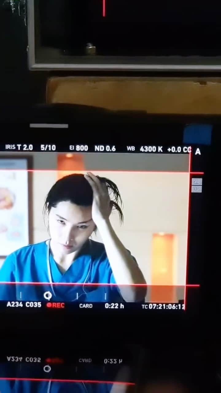 ノ・ミヌのインスタグラム：「🥸💭」
