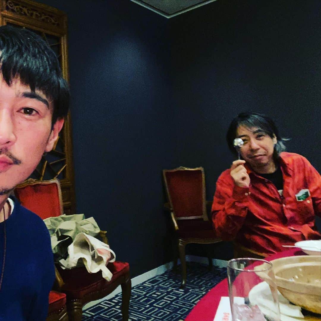 窪塚洋介のインスタグラム：「作戦会議 with 豊田利晃  映画「全員切腹」のクラファンは4/30まで受け付けています、皆さん是非ご協力ください🔥　"Toyoda Films Stores"にて!!!!!」