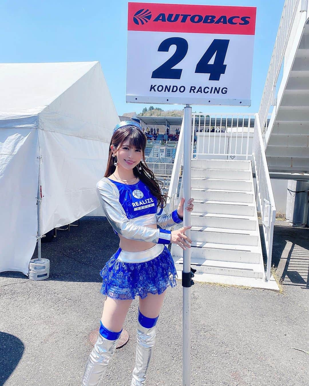 織田真実那さんのインスタグラム写真 - (織田真実那Instagram)「. super GT Rd.1OKAYAMA グリッドボード担当しました💙 . . . 昨シーズンはsuper GT現地に行くことができなかったので約1年半ぶり？もっとかな？のグリッドで本当に嬉しかった✨ . . . . #kondoracing#リアライズコーポレーション#日産 #supergt#sgt#costume #衣装#コス#撮影会#rq#レースクイーン#ビジョビ #instagood#japan#japanesegirl#smile#followme#instagood#フォロー募集#フォロー歓迎#フォロワー募集中#l4l#粉我#팔로우환영#팔로미#친구해요#오오티디#셀카그램#フォロワー増やしたい」4月11日 19時29分 - omamechan_m