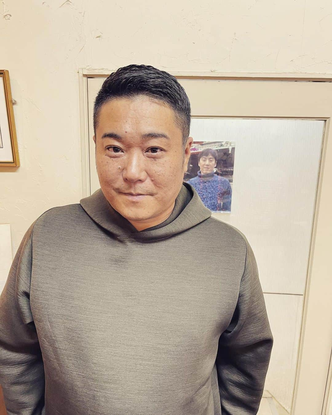 杉本知香さんのインスタグラム写真 - (杉本知香Instagram)「フォレスト名物、ほぼ楽屋。 イチモツポーズ&ピンポーン😆😆😆 木下くんもシブい😆  #中目黒美容室 #どぶろっく森 #どぶろっく  #大きなイチモツをください #エロス #ペレ草田 #布袋寅泰#ピンポーン #藤原竜也軍団  #パタパタママ木下 #パタパタママ #水曜日のダウンタウン」4月11日 19時39分 - sugimotoc