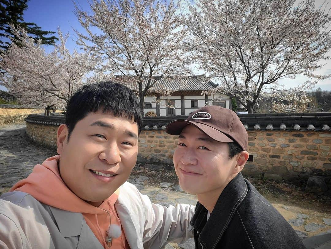 ヨン・ジョンフンさんのインスタグラム写真 - (ヨン・ジョンフンInstagram)「유부클럽~ #1박2일시즌4」4月11日 19時47分 - jeffyoun