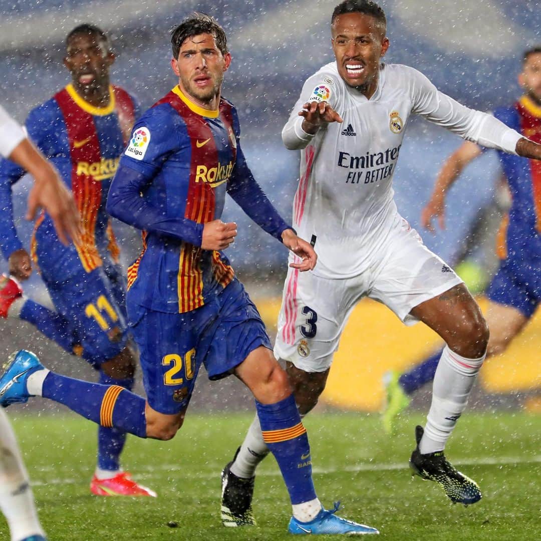 セルジ・ロベルトのインスタグラム：「No fue el resultado que queríamos pero lo intentamos hasta el final. Toca estar más juntos que nunca y pelear esta Liga hasta el último partido! 💪🏼 A pensar en la final de Copa! Contento de volver a jugar después de estar tanto tiempo recuperándome. Gracias a todos los que me apoyáis día a día 💙 FORÇA BARÇA! 🔴🔵」
