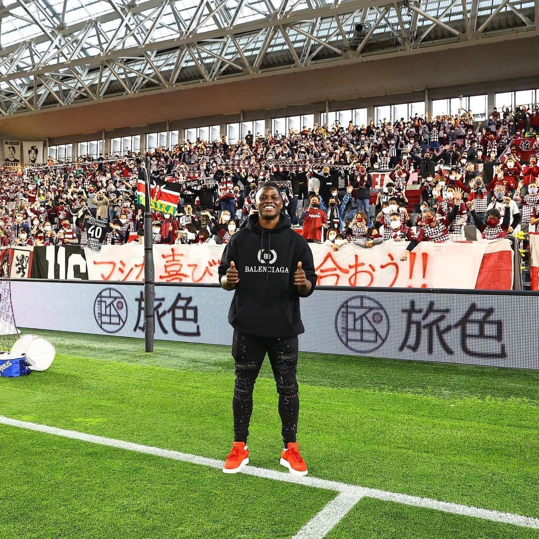 アユブ・マシカのインスタグラム：「Onces again thank you @visselkobe and kobe family for the warm welcome!!Thanks for the co-oparation of @jleagueintl  @jleaguejp since day 1. 🙌🏾🙌🏾🙌🏾🙌🏾❤️❤️❤️❤️❤️❤️」