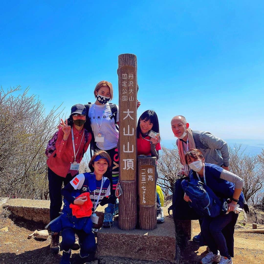 Natsuki（ナツキ）さんのインスタグラム写真 - (Natsuki（ナツキ）Instagram)「🏔❤️\(* ¨̮*)/\(*¨̮ *)/❤️🏔 . . 体力オバケ👻な 美活部メンバーで大山へ遠足👻⛰ . お天気🌞超良くて 気持ち良すぎた🤤🏔❤️ . って言いたいところなんだけど、 体力半端ない人たちなので まぢで超ハイスピード🏃‍♀️登山だった。笑 . 往復4時間の道のりを 2時間半よ。 . 置いてかれないように、 必死だったよぉ🐖笑 . . 続く📷✨ . . #体力おばけ 👻 #美活部 #大人の遠足 #ハイキング ではない😂 #登山 ⛰ #モンベラー www #仲間 ❤️❤️❤️❤️」4月11日 21時24分 - natsukiii78