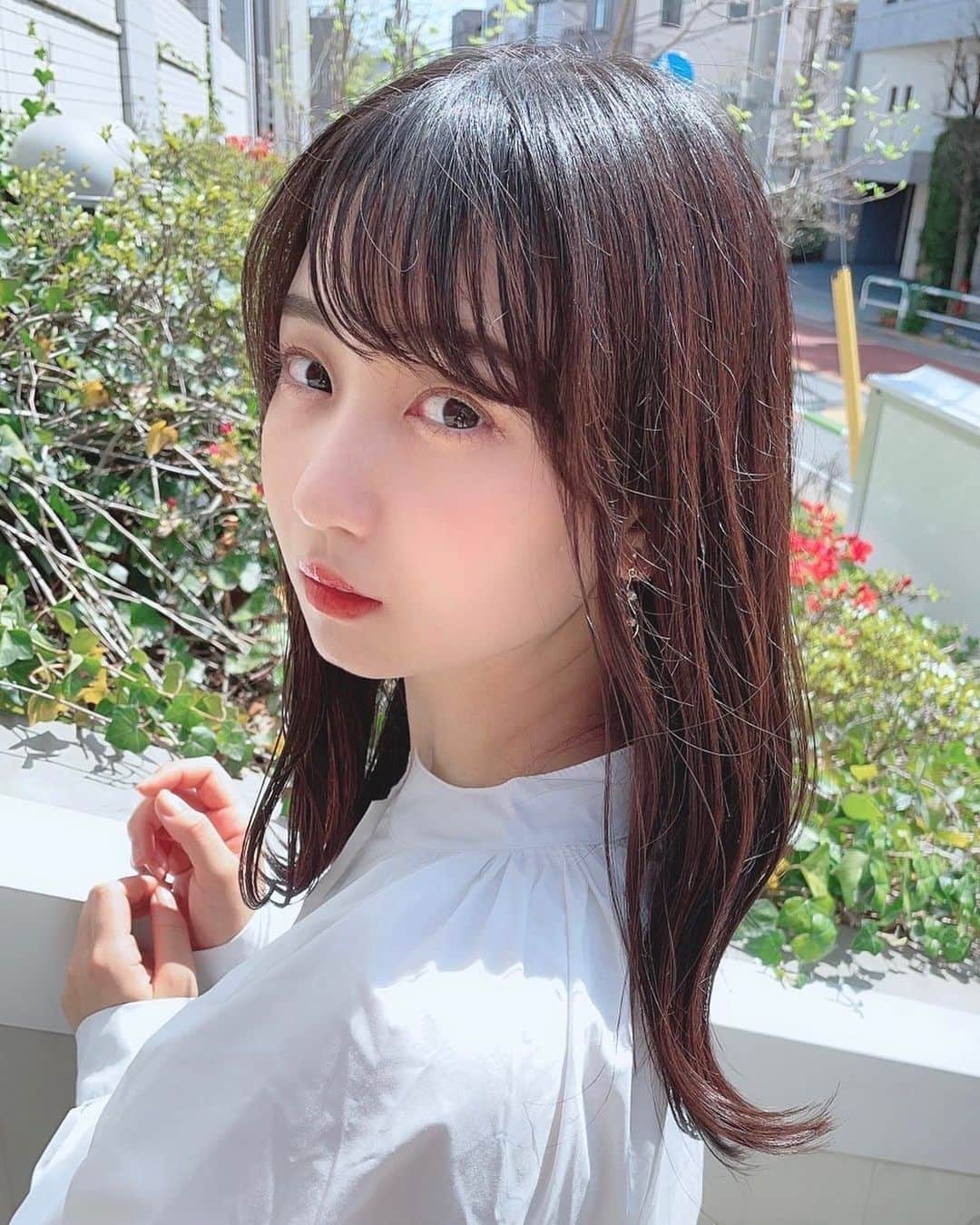 大場あゆみのインスタグラム：「オレンジメイク🍊﻿ ﻿ 春らしい明るいメイクが可愛かった～！﻿  今まで濃いアイシャドウは似合わないと思って 避けていたのですが、﻿ 今年は色んなカラーメイクに挑戦してみたいです💪✨﻿ ﻿ @masayanhair さん、ありがとうございました😊﻿  ﻿ #オレンジメイク #オレンジカラー #オレンジ #メイク #コスメ #春 #コーデ #かわいい #可愛い #サロモ #サロモ希望 #ヘアアレンジ #ヘアスタイル #ミスコン #ミスコンテスト #撮影 #モデル #orange #makeup #cosmetics #instagood #instalike」