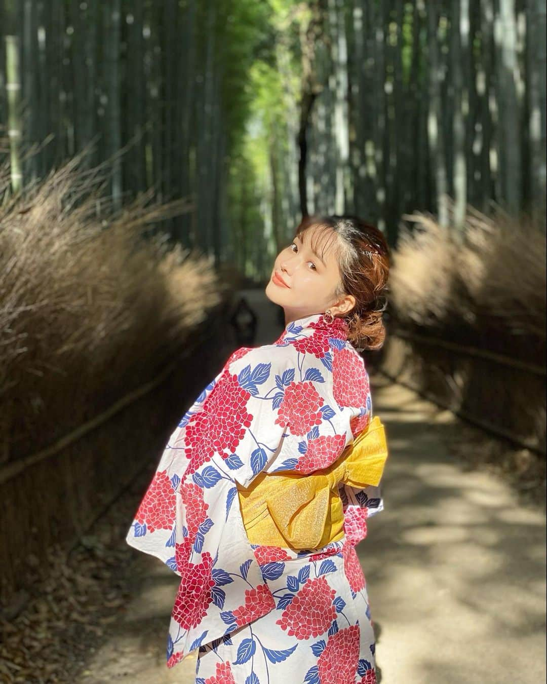 徳本夏恵（なちょす）さんのインスタグラム写真 - (徳本夏恵（なちょす）Instagram)「﻿ ﻿ ﻿ ﻿ ﻿ ﻿ 心も体もデトックスされた京都旅🍵﻿ いつでも中身のある人間ではいたいなって思うけど、﻿ 中身を磨くのってとっても根気がいるし、﻿ 外見も含めて自分磨きはいつも自分との闘いだなぁと。﻿ ﻿ まだまだだなぁと思えるうちは何度も立ち上がれば良いんだよって言い聞かせてる☺️﻿ ﻿ ﻿ ﻿ 最近ヴィエンナちゃんとのサウナが定番になりつつあるけどやっぱり京都でも行きたくなって旅行でもサウナ三昧でした。笑笑﻿ ﻿ ﻿ ﻿ ﻿ ﻿ ﻿ #京都#嵐山#京都観光 #kyoto#japan#浴衣は宿の人が用意してくれたの着ていきました#なちよのぼやき#最近話すの躊躇ってたけど#七転び八起きが座右の銘です＾＾」4月11日 22時07分 - nachos_kimono