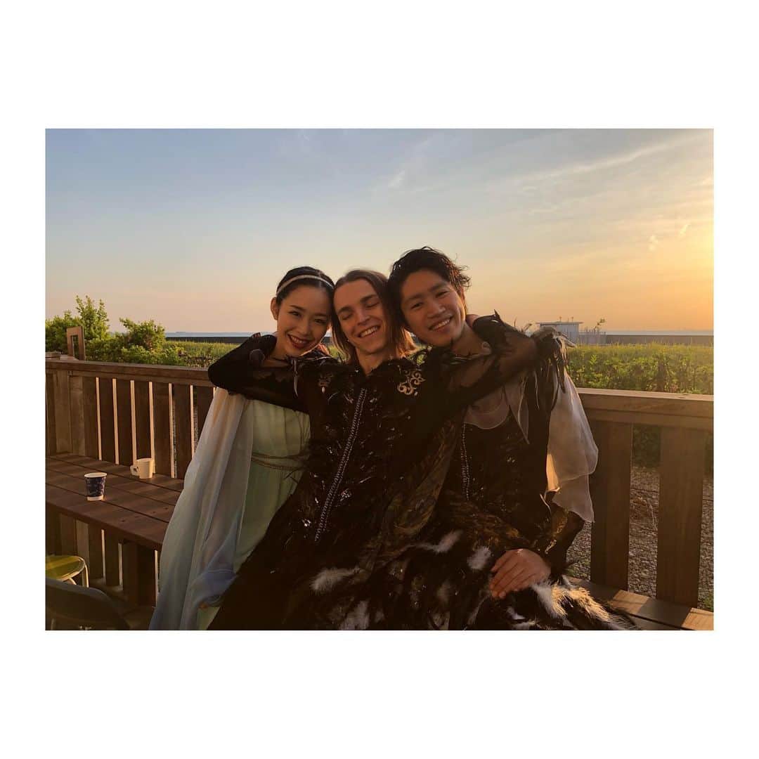今井遥のインスタグラム：「サンクスツアー千葉公演が終わりました💐 ありがとうございました✨  一瞬一瞬が特別で、かけがえのない時間を過ごす事ができました。  残す所は後2箇所となりました。  素晴らしいフィナーレを迎えられるように、少しでも貢献できるように頑張ります‼️  ﻿次は埼玉公演です⛸  #浅田真央サンクスツアー ﻿ #maotour #千葉」