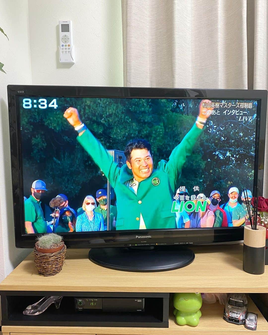 高橋としみさんのインスタグラム写真 - (高橋としみInstagram)「やったぁーーー！！！！ #松山英樹　選手 マスターズチャンピオン2021🏆 グリーンジャケット似合う✨✨ . たくさん書きたいことあるけど、、 とにかくおめでとうございます！ ゆっくり休んで欲しい！！ . #ゴルフ#golf#マスターズ#ゴルフ女子#masters#マスターズチャンピオン#hidekimatsuyama#TBSゴルフ」4月12日 8時45分 - toshimi_1002