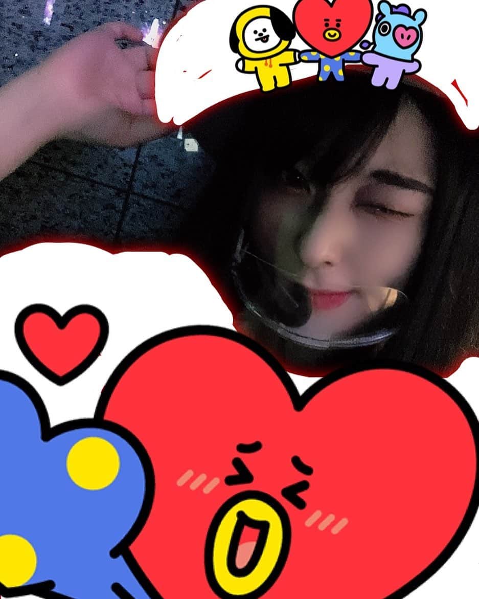 佐倉あきのインスタグラム：「ネタバレ防止の為こうなっちゃいましたが入口よりお待ちしてまする🙋‍♀️❤️ 私よりTATAの割合多い😭💨 #MTG #歌舞伎町 #テーマパーク #予約制」