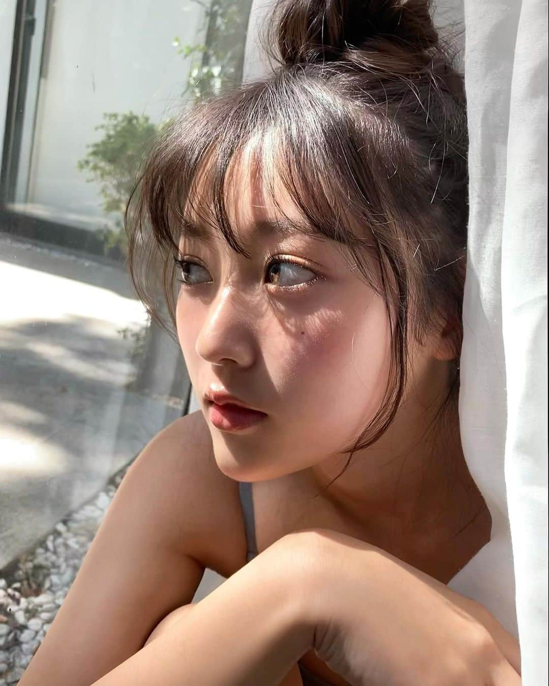 月野有菜さんのインスタグラム写真 - (月野有菜Instagram)「今日だよ！！ 見てね👀💓  iPhoneで撮ったオフショットです😚     #週プレ  #プレイボーイ  #週刊プレイボーイ」4月12日 9時36分 - yuna_tsukino920