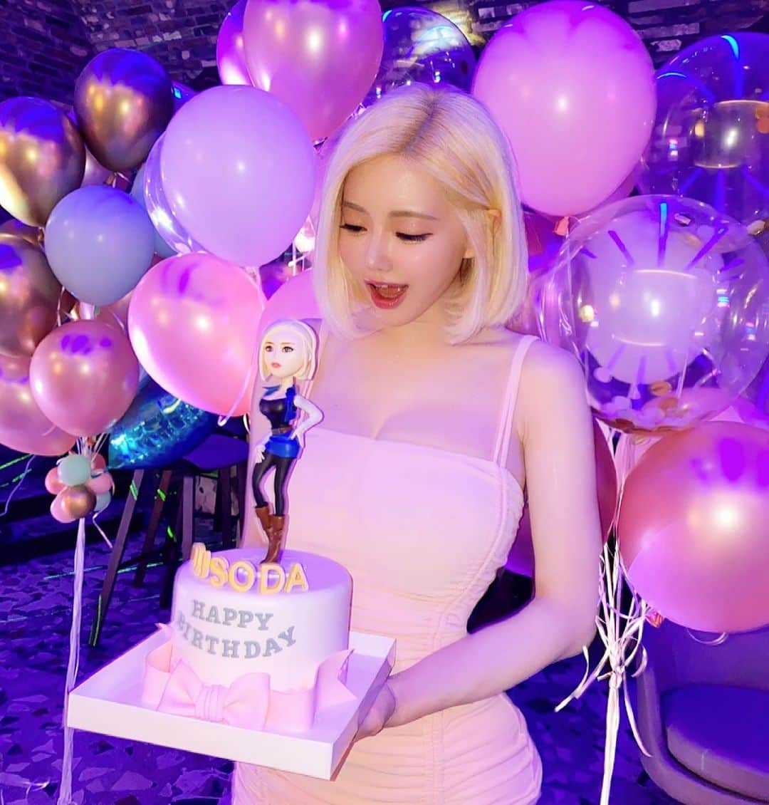 Dj Sodaのインスタグラム：「생일 축하해줘서 고마워~💕💕 Thank you for wishing me a happy birthday. 👩🏼💖」
