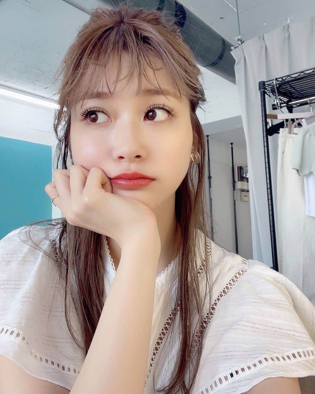 生見愛瑠さんのインスタグラム写真 - (生見愛瑠Instagram)「もう袖なしで撮影してる~」4月12日 19時13分 - meru_nukumi