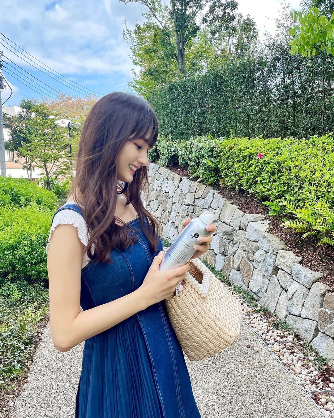 のインスタグラム：「最近暖かくなってきて、 家事に育児に動き回っているともう汗だく🥺💦  会社員時代は朝のスキンケアと同じタイミングで、 育休中の今は朝のお散歩前や気付いたタイミングで、 エチケットとしてニオイケアをしています✨  色々なベストコスメを受賞している制汗剤、 エージーデオ24を使ってるよ👑 朝スプレーするだけで、24時間いつでも 汗臭＋ストレス臭の根本ケアができるんです✊ 緊張した時に出るストレス臭のケアまでしてくれるなんて さすがすぎる😳🎉  これから更に暑くなるから、 引き続きケアしてすっきり毎日頑張ろうっと✨  #babyboy#japanese#japanesegirl#sponsored#エージーデオ24#デオドラント#ニオイケア#制汗剤#生後半年#生後6ヶ月#男の子ママ#東京ママ#朝のルーティン」