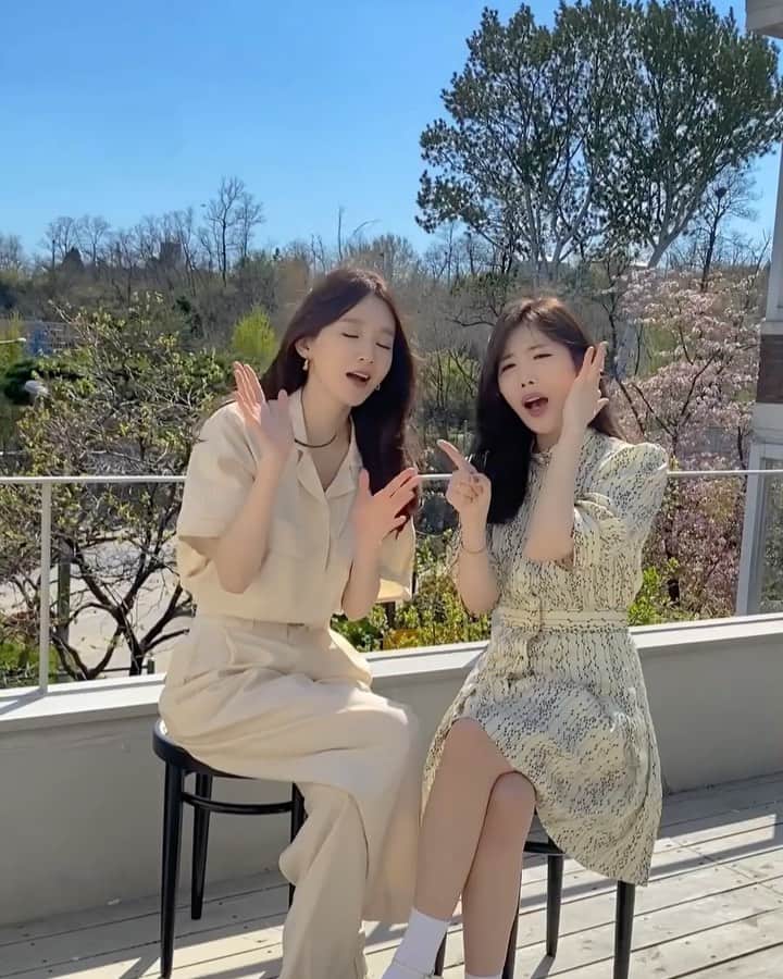 のインスタグラム：「궁내챛초 노예산 뮤직비됴 그냥 안아달란 말야 🤍」