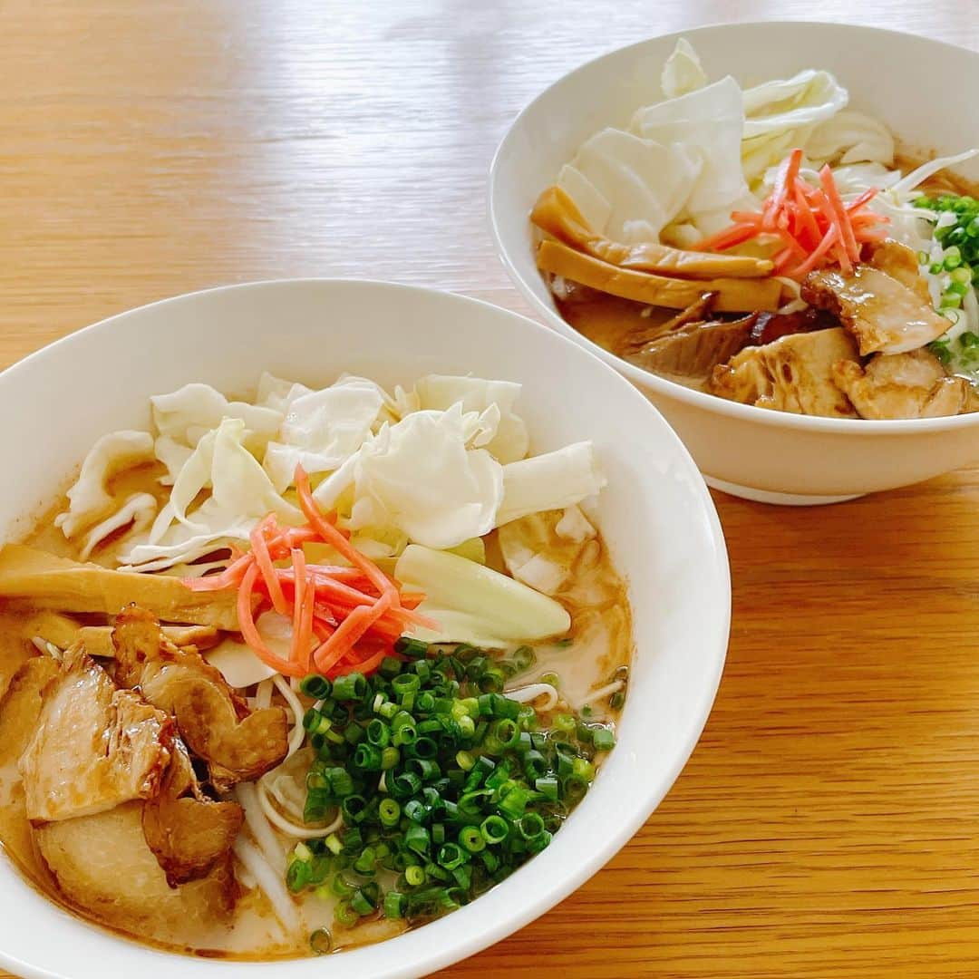 葉月里緒奈さんのインスタグラム写真 - (葉月里緒奈Instagram)「お家で桂花ラーメンが食べれるなんて感激、感激、英樹カンゲキ！ 松山くん、優勝おめでとうございます！ #おうちごはん #ランチ#ラーメン#らーめん #麺好き#桂花ラーメン#お店の真似して#生キャベツトッピング#松山英樹選手優勝おめでとうございます✨ #朝から感動#rionahazuki」4月12日 13時34分 - riona_hazuki