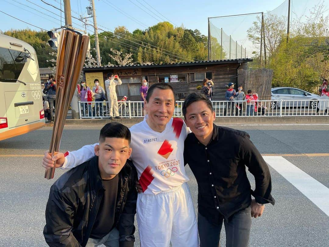 大野将平さんのインスタグラム写真 - (大野将平Instagram)「master and apprentice. 師匠と弟子。 🥇🥇🥇🥇🥇🥇🥇 天理市で聖火リレーでした。 #天理#柔道#オリンピック#聖火リレー」4月12日 16時09分 - ono0203